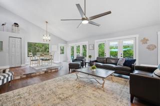 Family Home with Heated Pool & Spa and a Fenced Yard - 6