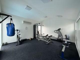 City Comfort Indoor Swimming Pool, Gym and Parking - 7