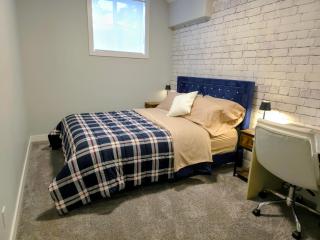 Private Luxury Retreat - King Bed - Full Kitchen - 5