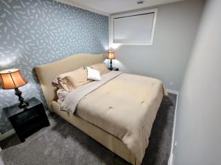 Private Luxury Retreat - King Bed - Full Kitchen - 6