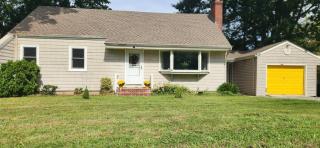 Cozy Northport Cape for Extended Stay, 2 Bedrooms - 9