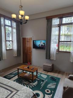 Beaumont Homestay 377 - 0