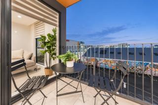 Central 1BR - Bath BBQ & Full Kitchen - 0