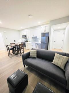Private Luxury Retreat - King Bed - Full Kitchen - 7
