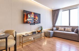 Bellevue Beachfront Spacious Studio with city view by TVC -  - 1