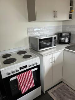 Cheerful 2-bedroom home with free wi-fi - 4