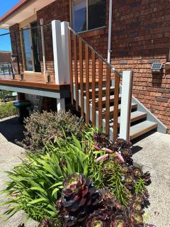 Cheerful 2-bedroom home with free wi-fi - 3