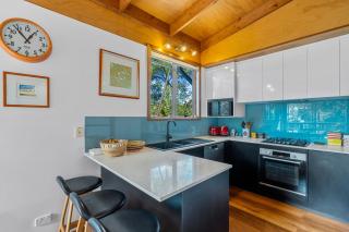 Seachange - 3 mins to beach and Straddie Hotel - 9