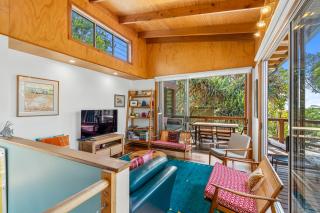 Seachange - 3 mins to beach and Straddie Hotel - 1