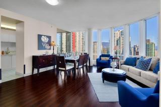 Stylish 3BR in the Heart of Downtown - Incredible Views - 2