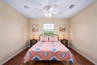 Sandy Private Beach Oasis Close to Kemah Boardwalk & NASA 5 STAR SUPER HOST - 9
