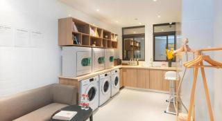 Atour Hotel Huzhou Changxing Changhai Road - 2