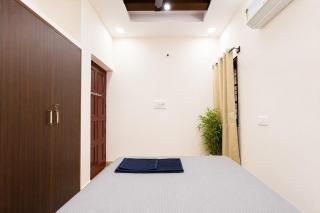 South Scape Cozy 3BHK Villa with Private Theatre - 9