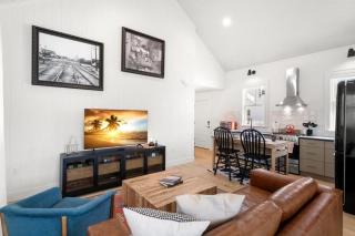 Romeo's Reserve - Upscale Ybor Studio with Vaulted Ceilings, 5 Minute Walk to 7th Ave, Pet Friendly - 8