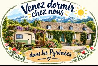 Venez Dormir chez Nous Dans Les PyréNéesS ! Chambres & Caravanes ! Pause Café& Thé -Buvette-Lecture-Photographie -Dessin -Cuisine-jardinage et poulailler ! Venez Ecouter des vinyles devant la Cheminée ! - Labastide - 0