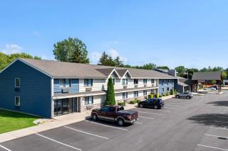 AmericInn by Wyndham Sturgeon Bay - 9