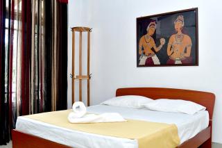 Crown Leaf Homestay - 8