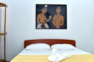 Crown Leaf Homestay - 5