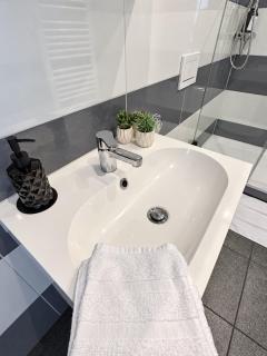 Urban Smart Living with balcony near Basel SBB & City Center - Special PICCO PICASSO 52 Apartment, up to 4 guests - 7