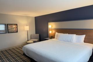 AmericInn by Wyndham Mountain Lake MN - 2
