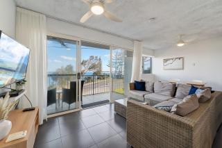 Shoreline Villa Unit 2 - 9