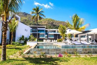 Latitude Luxury Seafront Complex - 0