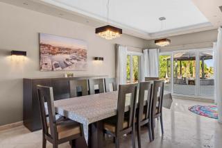 Dream Retreat - Private beach & pool -White Villas - 2