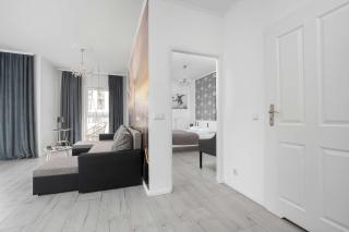 Apartament z Balkonem na 10 Piętrze w Łodzi by Noclegi Renters - 6