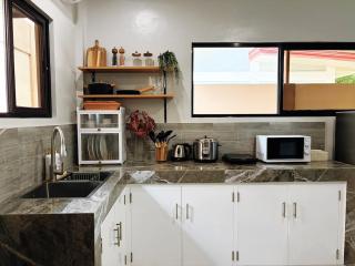 Casa Ellaina - Stylish, quiet and cozy 2BR Villa with Parking & AC in every room - 1