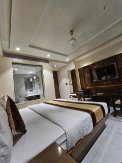 Hotel Grand Plaza - Near New Delhi Railway Station And Connaught Place - By M S Hospitality - 1