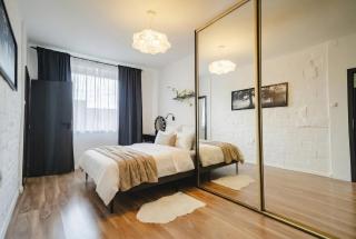 Old Town Apartment with FREE PARKING & AC - 8