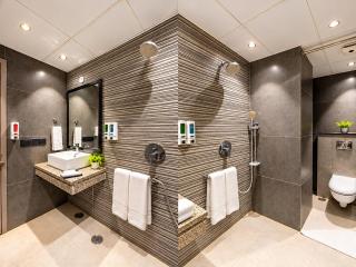 Hotel Okas Grand Luxe Stay - 1 Minute From Crowne Plaza New Delhi Okhla By IHG - 3
