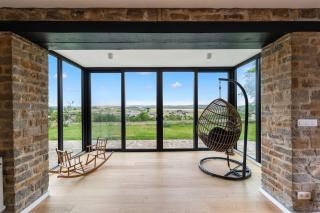 View, Jacuzzi & Pool Table - 5