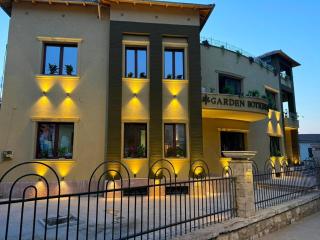 Garden Boutique Boulevard - 0