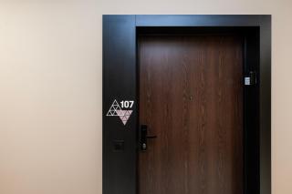 Łódź Fabryczna Signature Apartment by BookingHost - 4