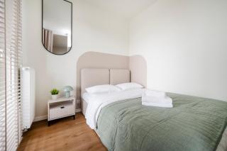 Łódź Fabryczna Signature Apartment by BookingHost - 6