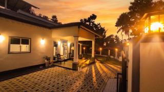 Golden Luck Airport Transit Villa - 1
