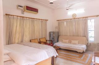Om Tat Sat Homestay - 9