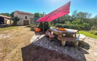 Pet Friendly Home In Saint-Bris-Des-Bois - 2