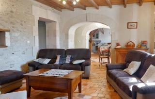 Pet Friendly Home In Saint-Bris-Des-Bois - 8
