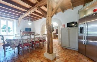 Pet Friendly Home In Saint-Bris-Des-Bois - 3