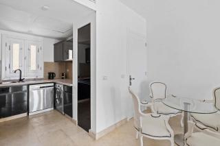 Dreamy Seafront 2BR- Panoramic Sea Views- El Gouna - 2