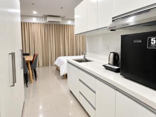 Sapphire Seaview Park Suites, Staycation near MOA Arena and Concert Grounds - 5