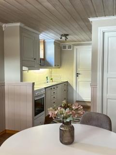 3 Units, 7BR, 3 Kitchens Corporate Housing - 9