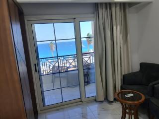 Juliana Sea View 1BR - Sandy Beach, Aqua & Pool - 1