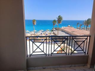 Juliana Sea View 1BR - Sandy Beach, Aqua & Pool - 6