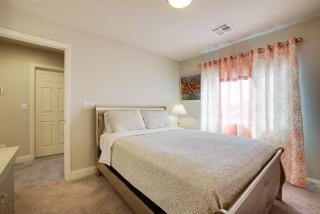 Multi-Level Group Haven! 9 Mi to Allegiant Stadium - 8