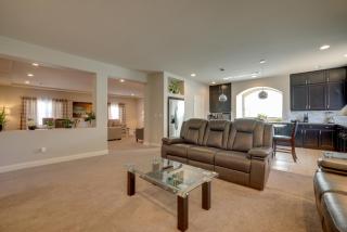 Multi-Level Group Haven! 9 Mi to Allegiant Stadium - 7