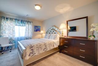 Multi-Level Group Haven! 9 Mi to Allegiant Stadium - 4