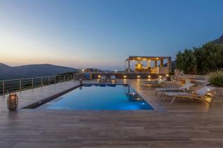 Villa Of the Hill with Heated Pool, BBQ & Kids Playground - 0